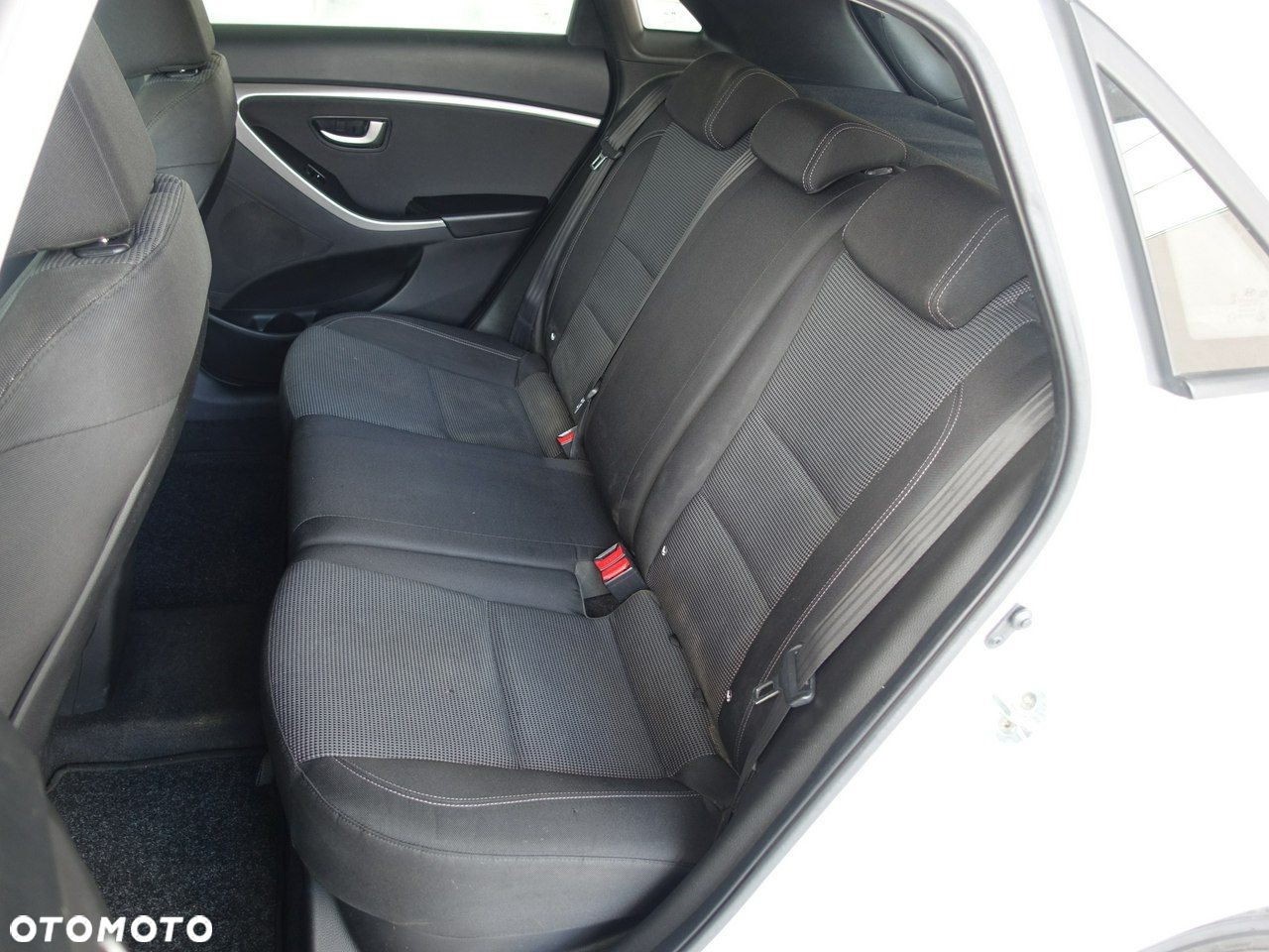 Hyundai i30 blue 1.6 CRDi Trend - 14