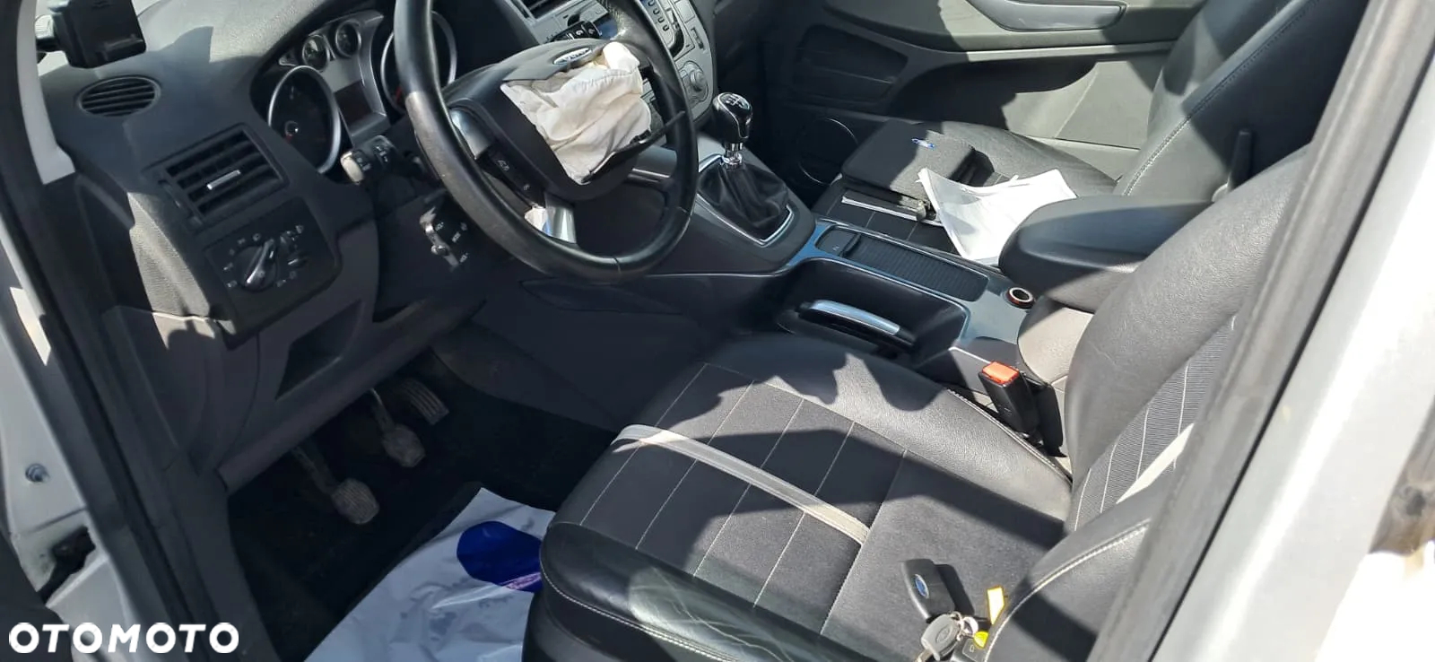 Ford Kuga 2.0 TDCi 2x4 Titanium - 13