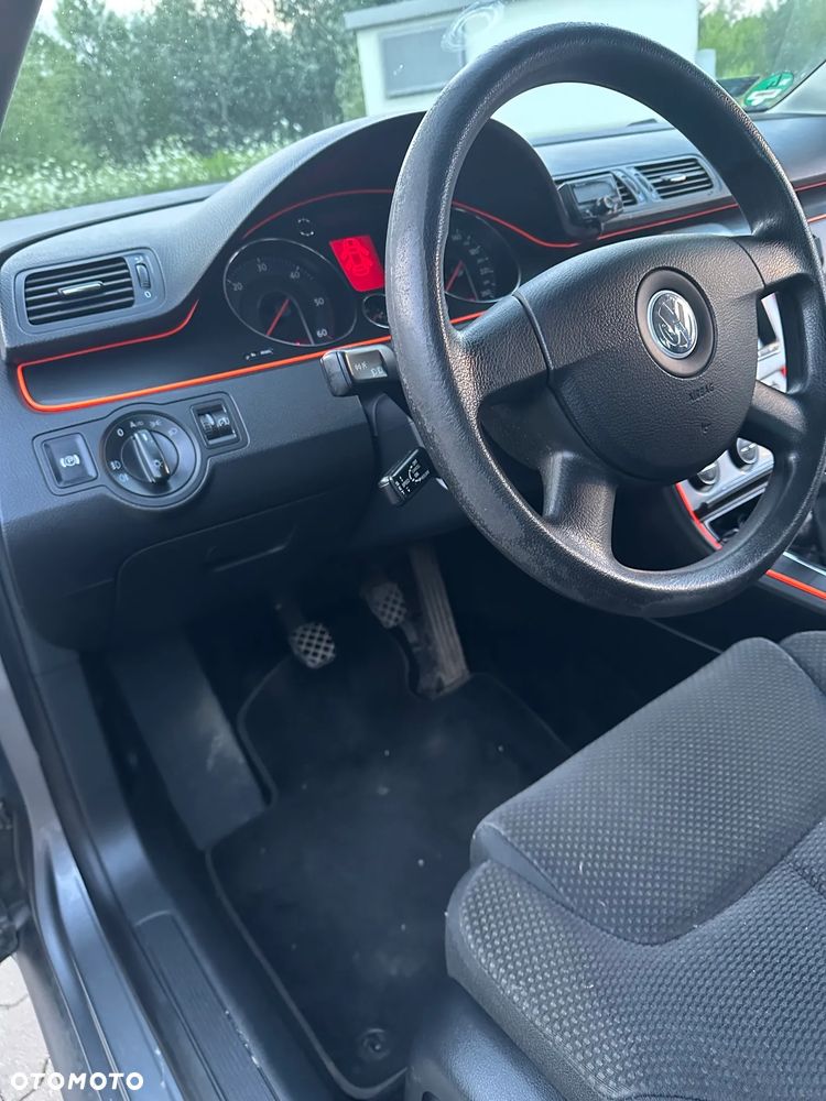 Volkswagen Passat - 26