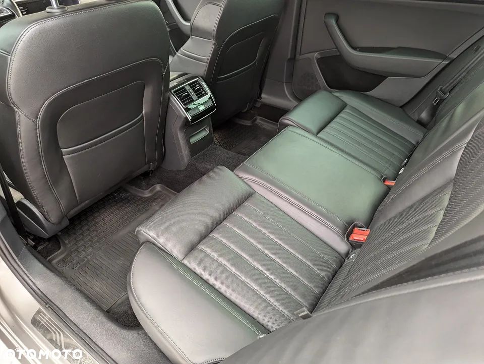 Skoda Superb 2.0 TDI 4x4 DSG L&K - 26