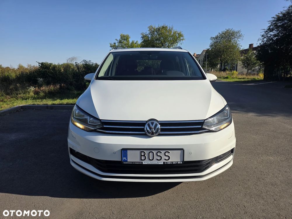 Volkswagen Touran - 11