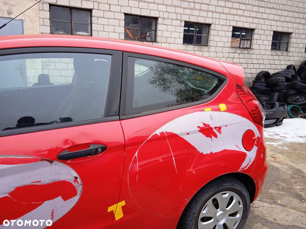 Szyba czołowa tylna karoseryjna Ford Fiesta Mk7 - 2