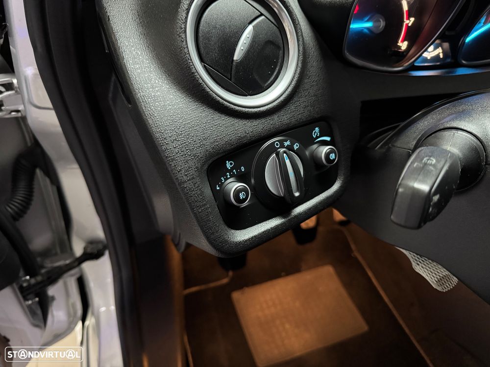 Ford Fiesta 1.0 T EcoBoost Titanium - 29