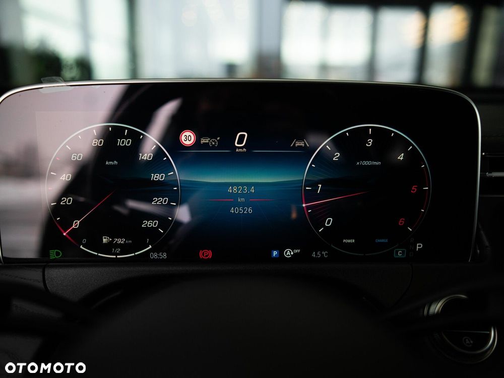 Mercedes-Benz Klasa E - 16