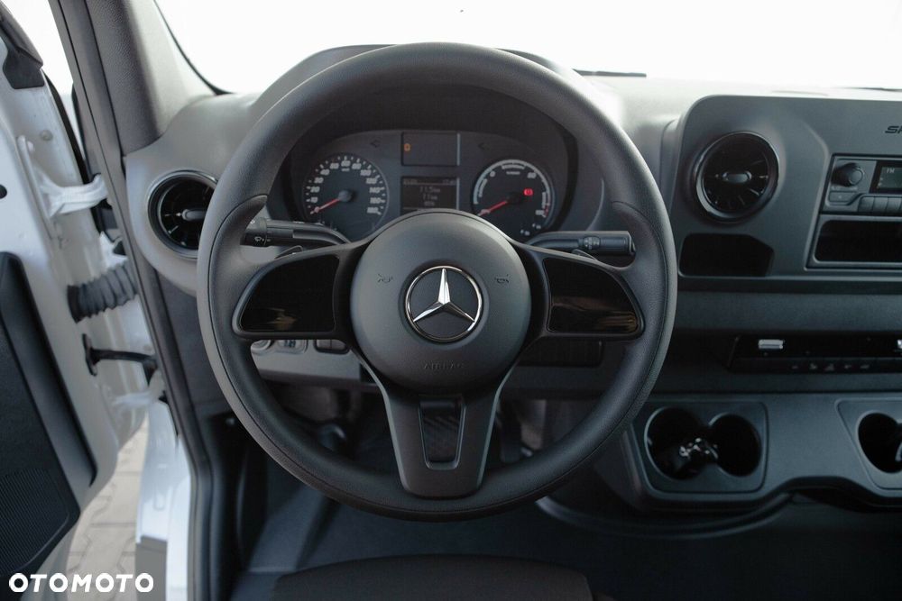 Mercedes-Benz eSprinter - 21