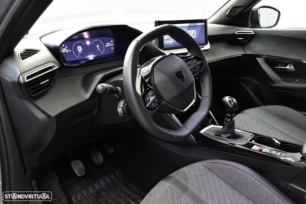 Peugeot 2008 1.2 PureTech Allure - 18
