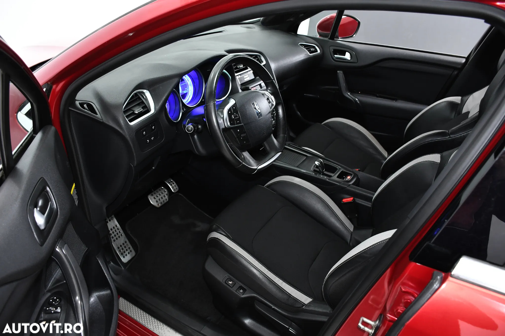 Citroën DS4 e-HDi 110 EGS6 SoChic - 8