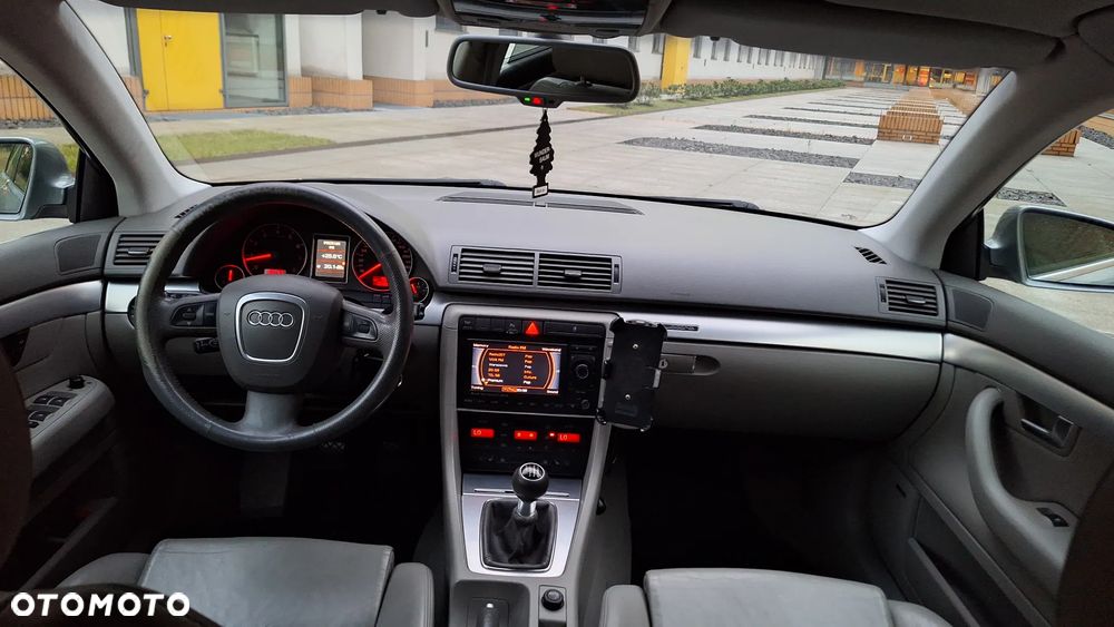 Audi A4 Avant 3.2 FSI quattro - 13