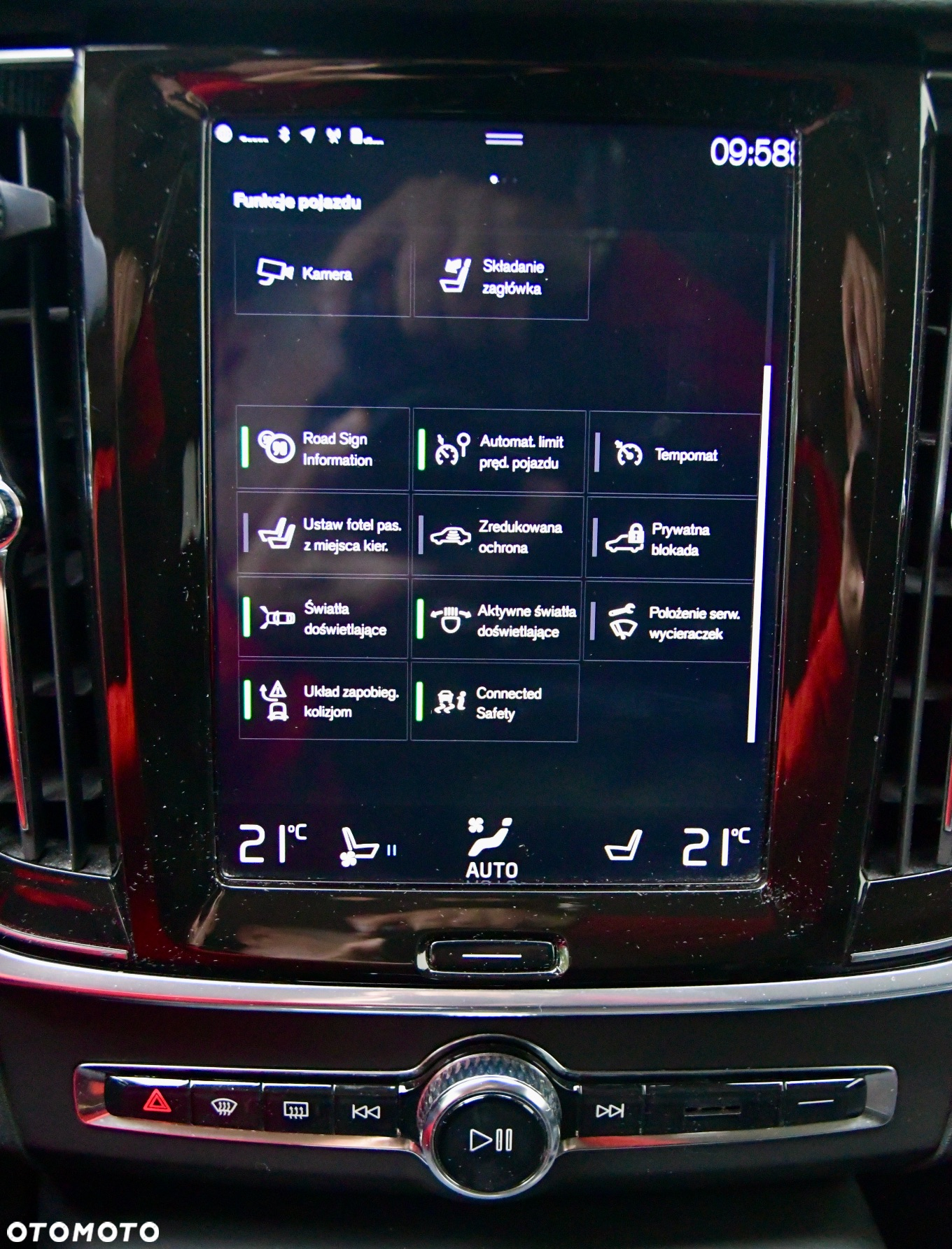 Volvo V90 D5 SCR AWD Momentum Pro - 31