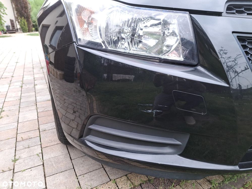 Chevrolet Cruze 1.6 Base - 4