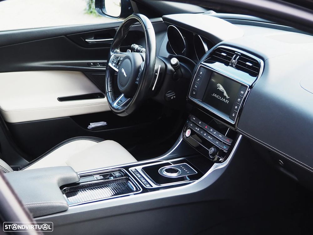 Jaguar XE 20d Aut. R-Sport - 18