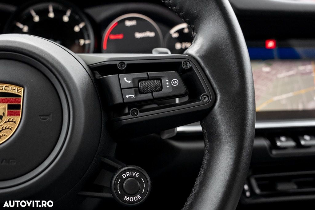 Porsche 911 Carrera 4S PDK - 32