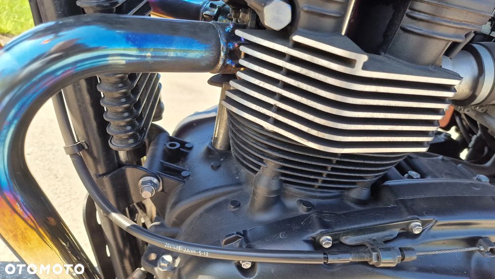Triumph Bonneville - 5