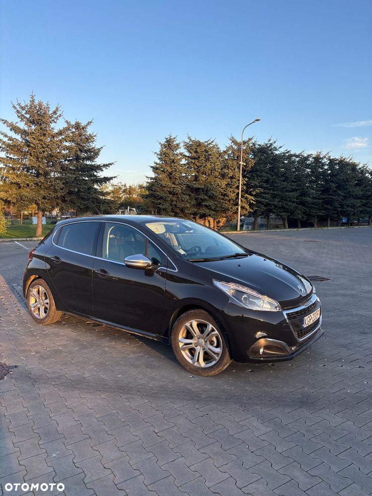 Peugeot 208 - 16