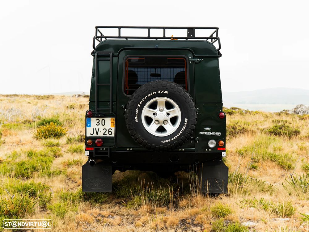Land Rover Defender - 13
