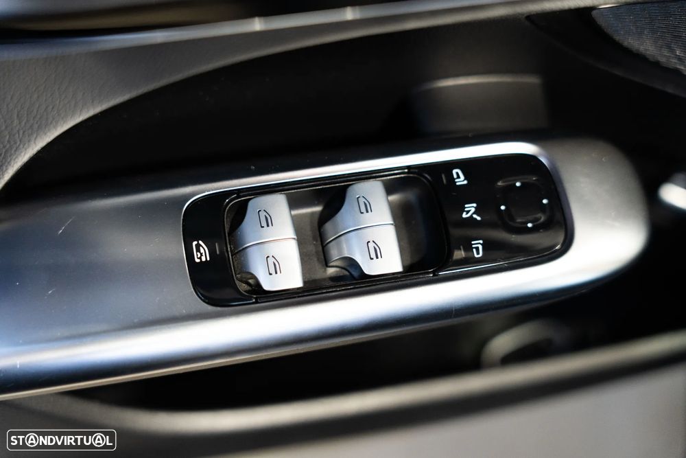 Mercedes-Benz C 300 e T 9G-TRONIC AMG Line - 12