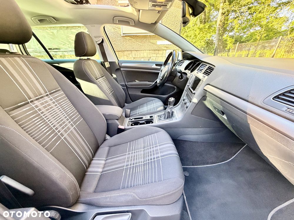 Volkswagen Golf - 9