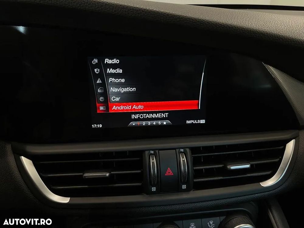 Alfa Romeo Giulia 2.2 Diesel AT8-Q4 Veloce - 16