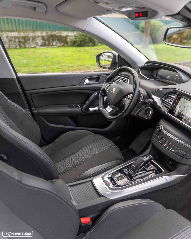 Peugeot 308 PureTech 130 EAT8 Active Pack - 28