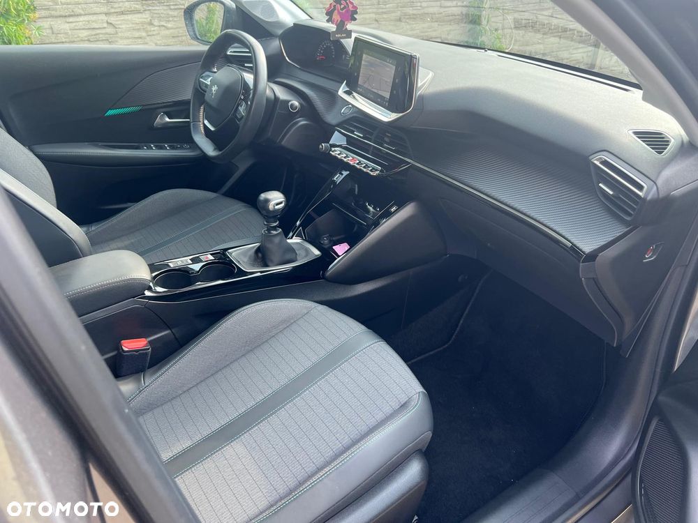 Peugeot 208 - 20