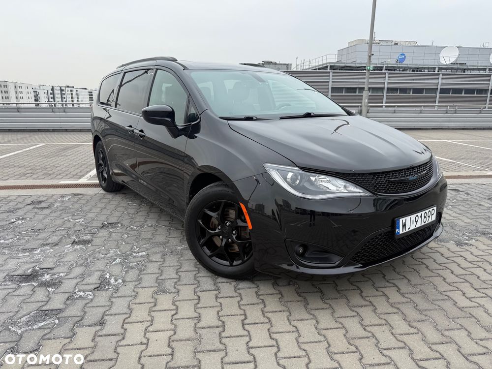 Chrysler Pacifica - 3