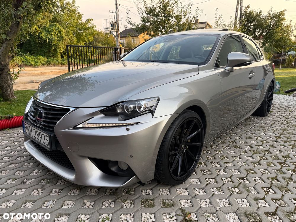 Lexus IS 300h Prestige - 21