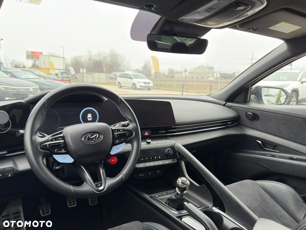 Hyundai Elantra - 11