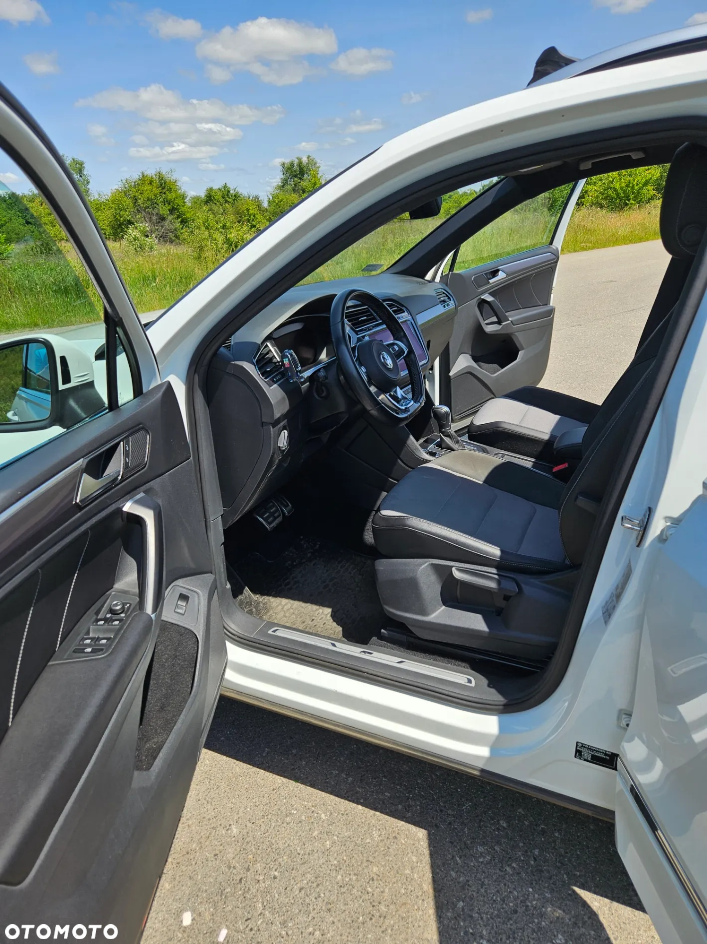 Volkswagen Tiguan 2.0 TSI 4Mot R-Style DSG - 23