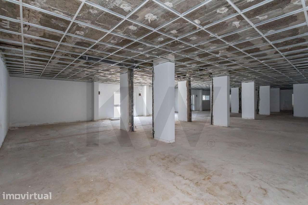 T5 de Luxo no Monte Estoril: Espaço e Potencial Ilimitado - Grande imagem: 4/16