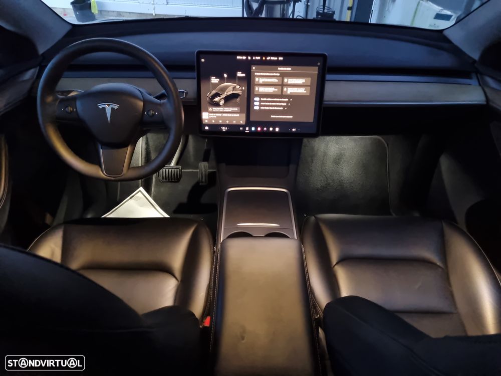 Tesla Model Y RWD - 10