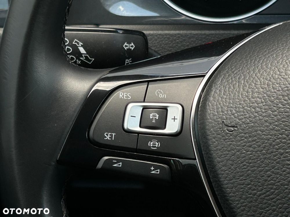 Volkswagen Golf 1.5 TSI BMT Comfortline - 21