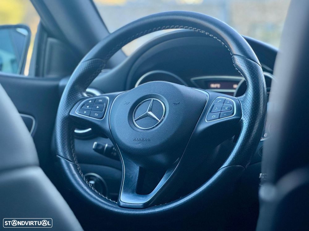 Mercedes-Benz CLA 180 7G-DCT Urban - 18