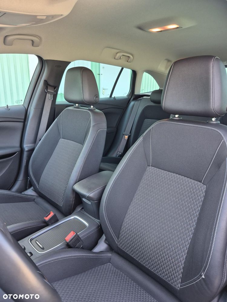 Opel Astra 1.6 CDTI Elite - 11