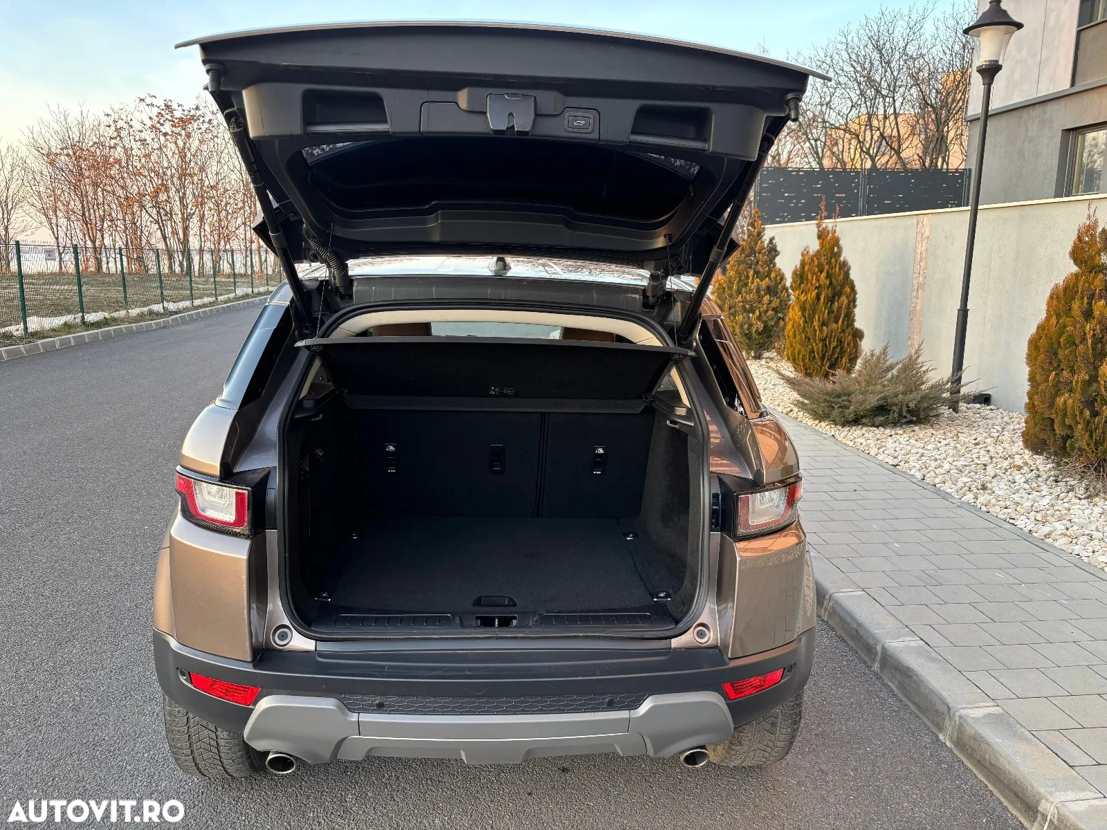Land Rover Range Rover Evoque - 17