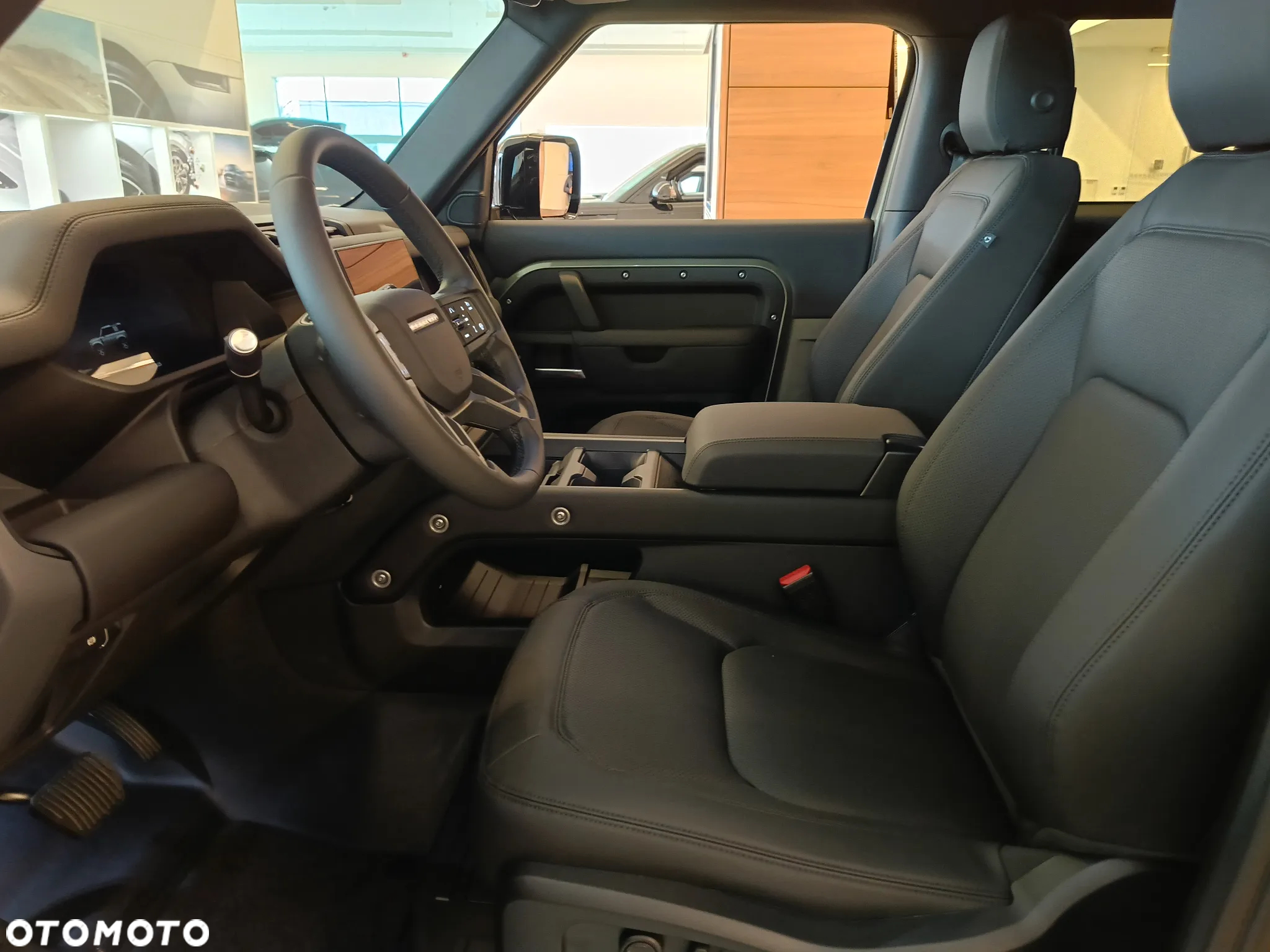 Land Rover Defender - 8