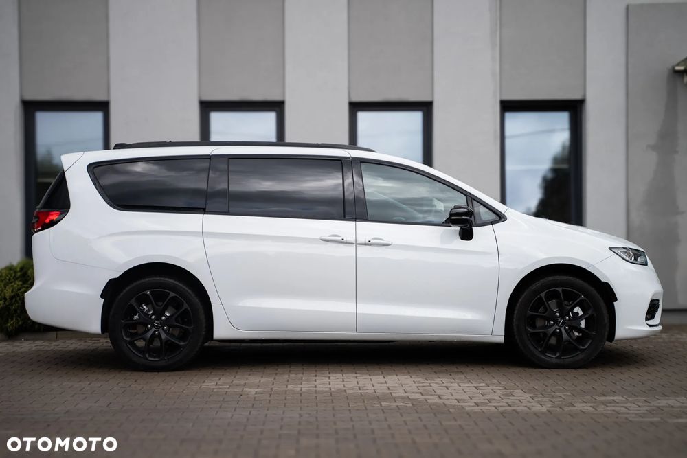 Chrysler Pacifica - 6