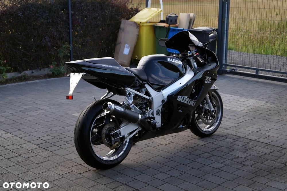 Suzuki GSX-R - 11