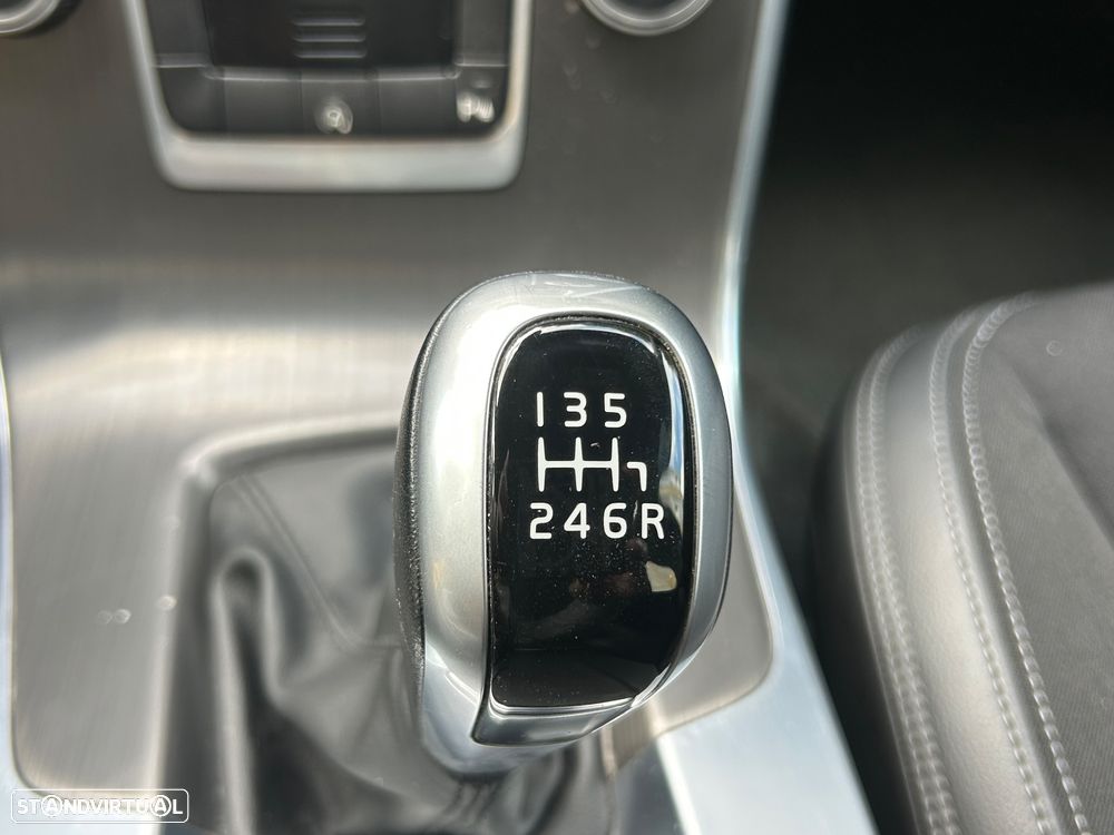 Volvo V60 2.0 D3 Momentum - 22