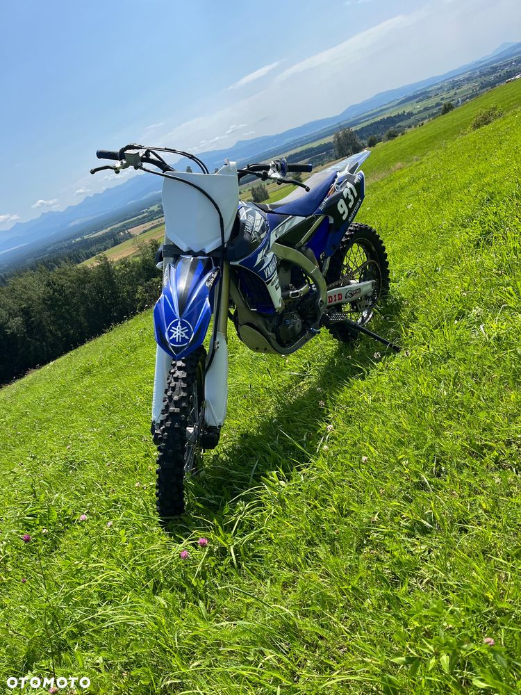 Yamaha YZF - 1