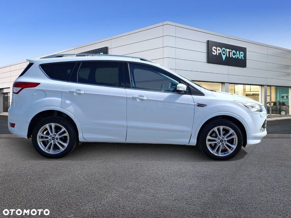 Ford Kuga 1.5 EcoBoost 4WD Titanium - 4