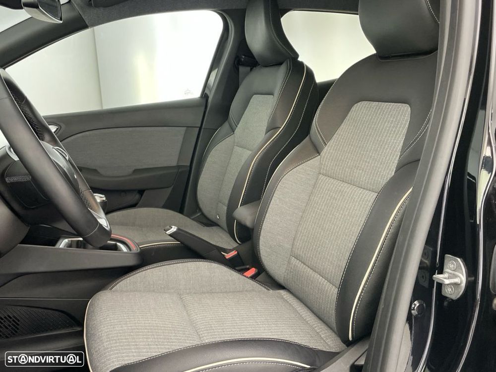 Renault Clio 1.0 TCe Techno — fotografia 18