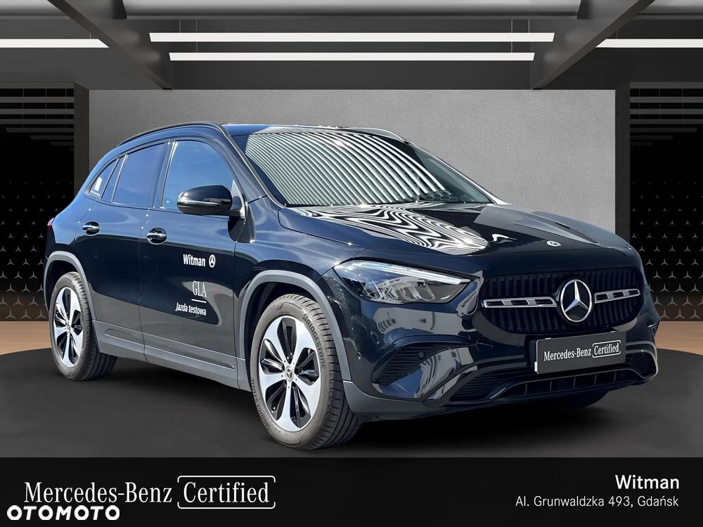 Mercedes-Benz GLA - 4