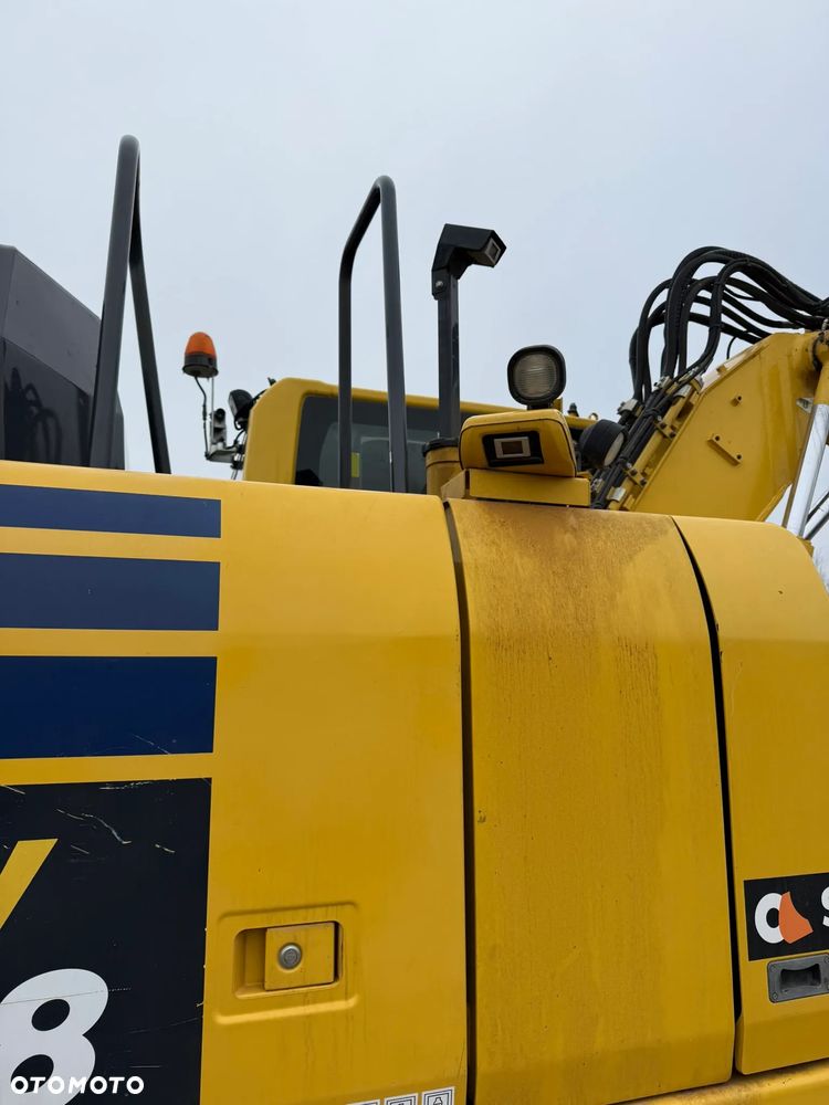 Komatsu PW 148 -11 - 17