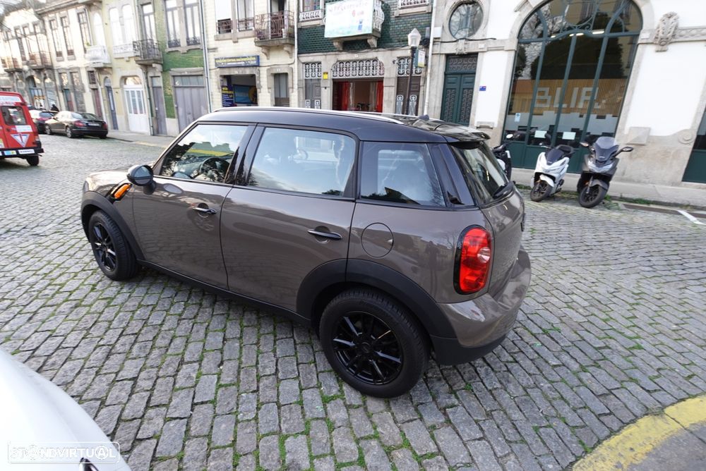MINI Countryman Cooper D Auto - 11