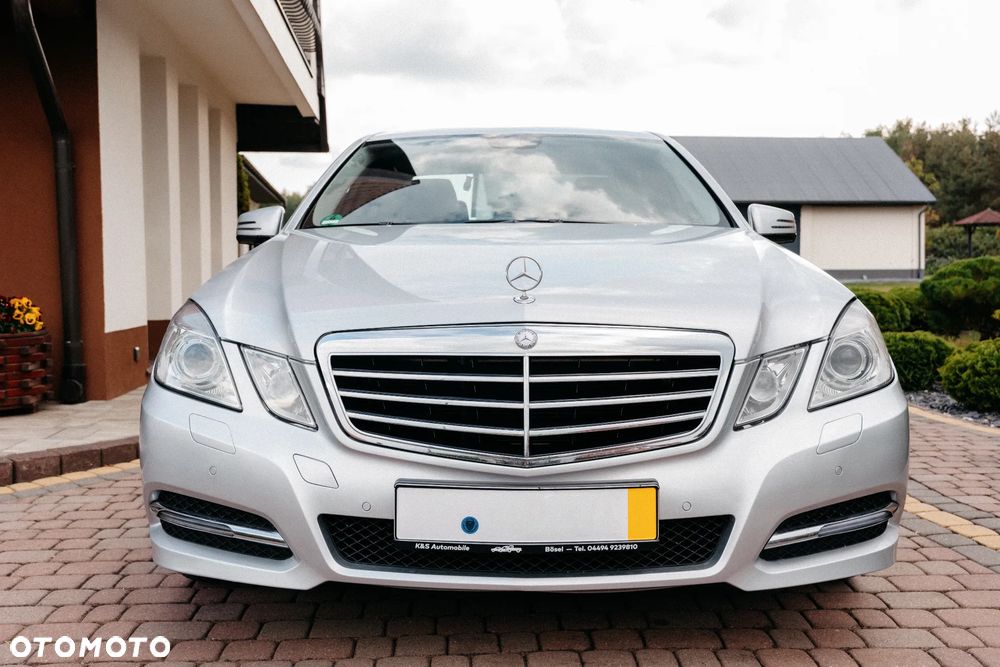 Mercedes-Benz Klasa E 200 CDI DPF BlueEFFICIENCY 7G-TRONIC Avantgarde - 2