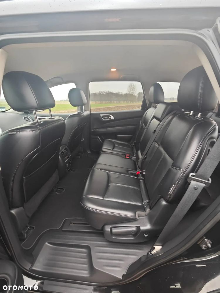 Nissan Pathfinder - 23