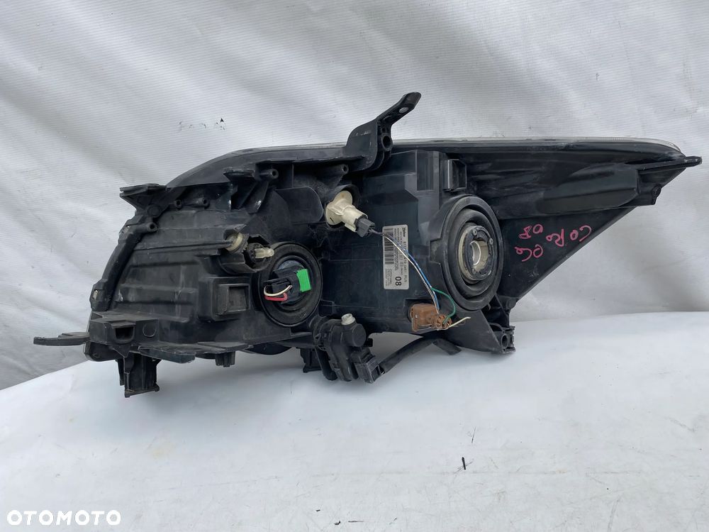lampa auris I przed liftem eu prawa cała - 3