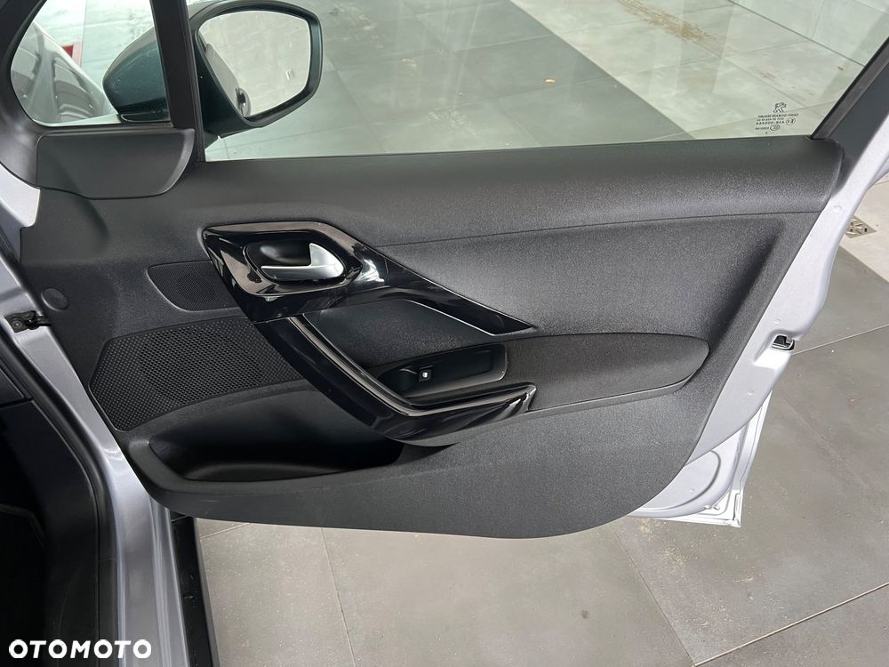 Peugeot 2008 1.2 Pure Tech Style - 27