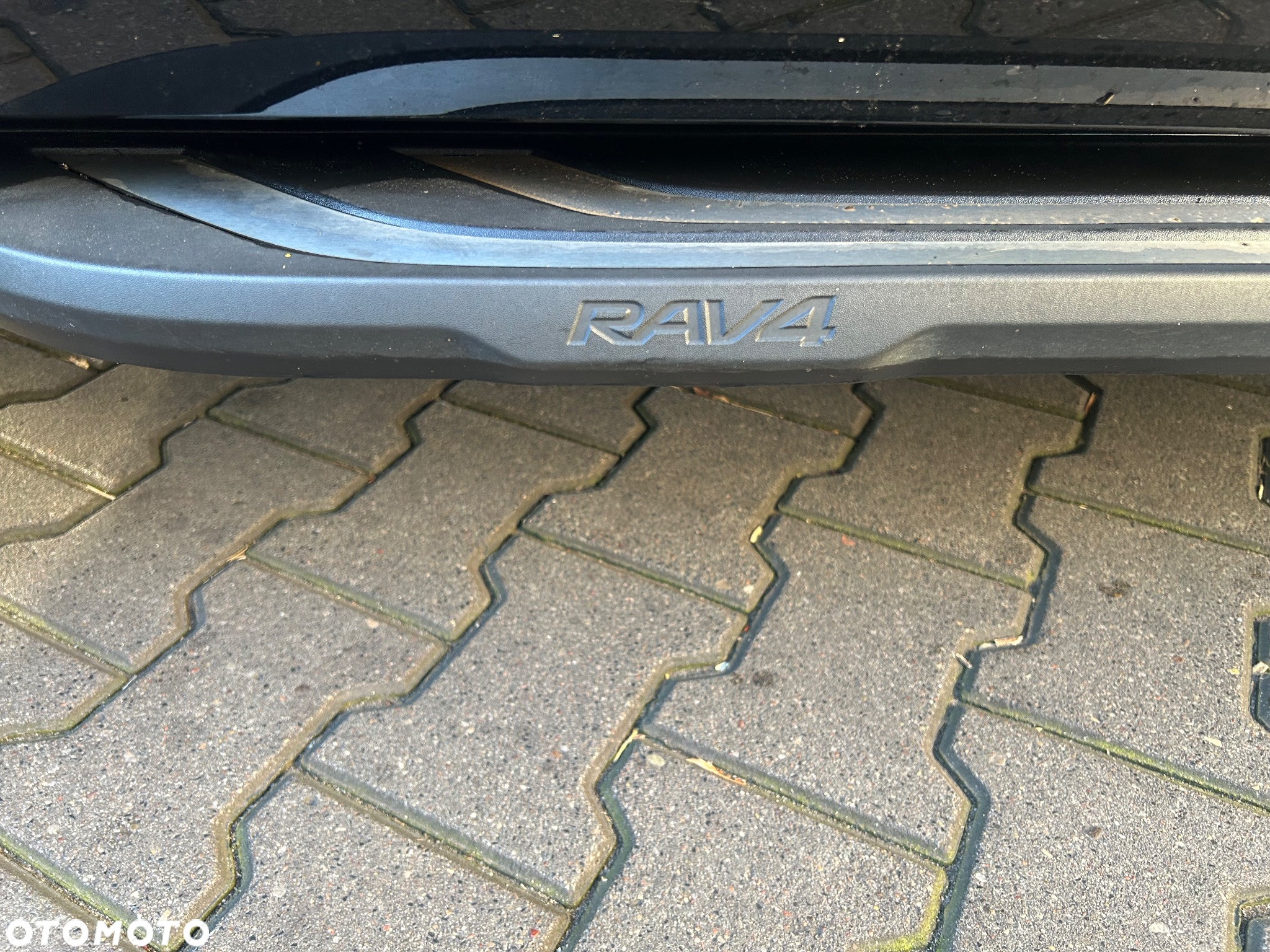 Toyota RAV4 2.5 Hybrid Black Edition by JBL 4x4 - 12