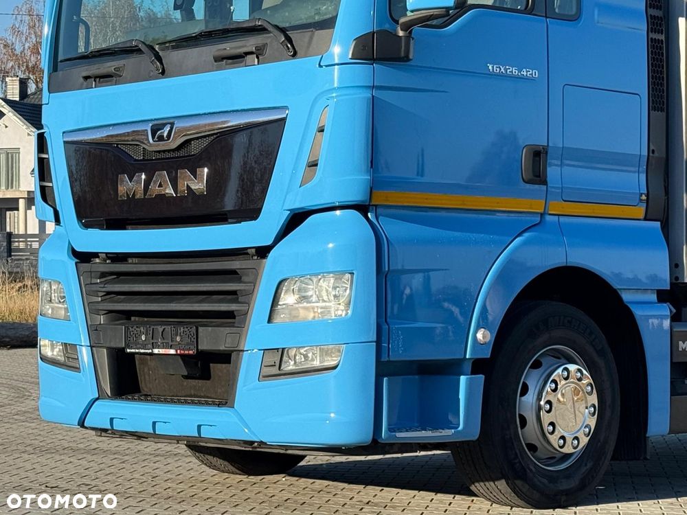 MAN TGX 26.420 / FIRANKA / WINDA / 23 EUROPALETY / 6x2 / AUTOMAT / EURO 6 / OŚ PODNOSZONA / DUŻA KABINA / 2019 ROK - 10